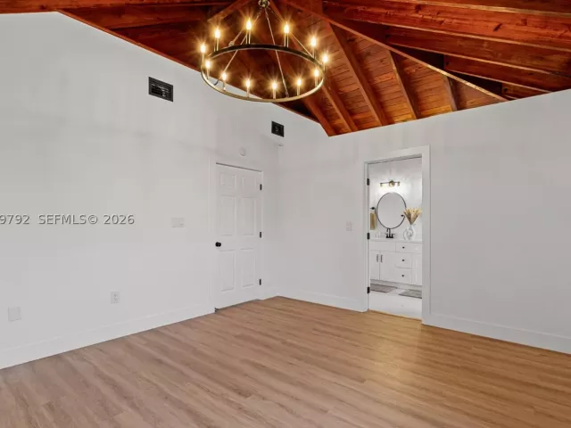 6-bedroom home for sale in Homestead - 20255 SW 296th St - MondialRealty