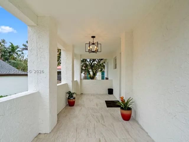 6-bedroom home for sale in Homestead - 20255 SW 296th St - MondialRealty