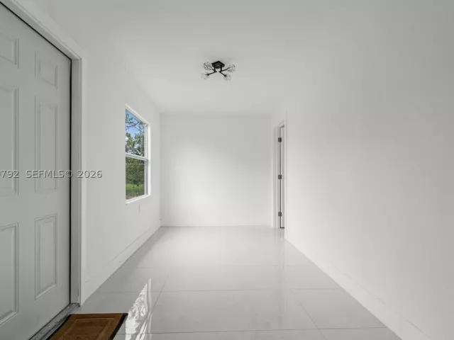 6-bedroom home for sale in Homestead - 20255 SW 296th St - MondialRealty