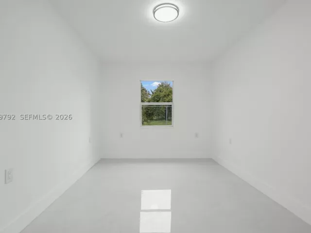 6-bedroom home for sale in Homestead - 20255 SW 296th St - MondialRealty