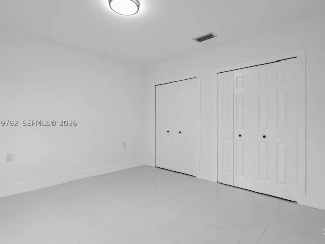 6-bedroom home for sale in Homestead - 20255 SW 296th St - MondialRealty