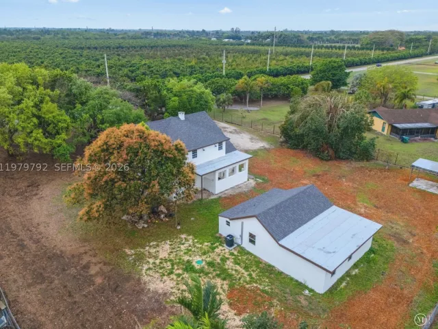 6-bedroom home for sale in Homestead - 20255 SW 296th St - MondialRealty