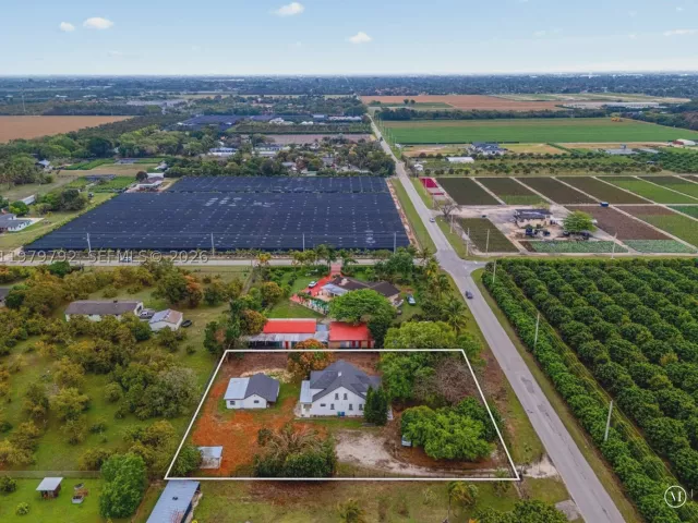 6-bedroom home for sale in Homestead - 20255 SW 296th St - MondialRealty