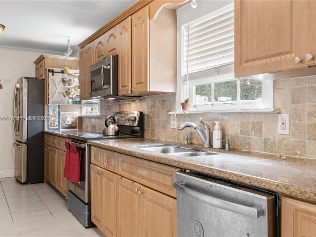 Home for rent at 2118 Cleveland St - photo 7473126