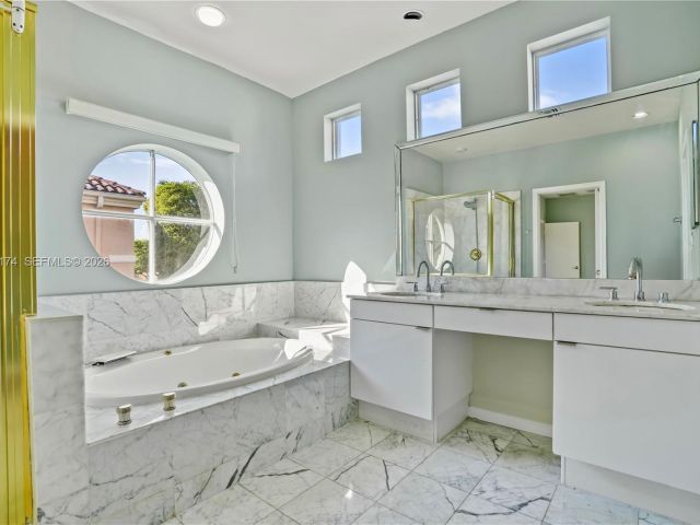 Home for sale at 3728 NE 208th Ter - photo 7476387