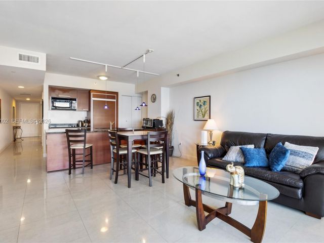 Apartment for rent  Unit #4409 - photo 7499450