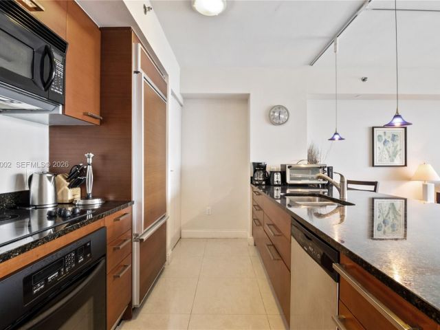 Apartment for rent  Unit #4409 - photo 7499456