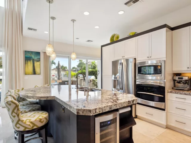 3-bedroom home for rent in Pompano Beach - 2461 SE 10th Street - MondialRealty