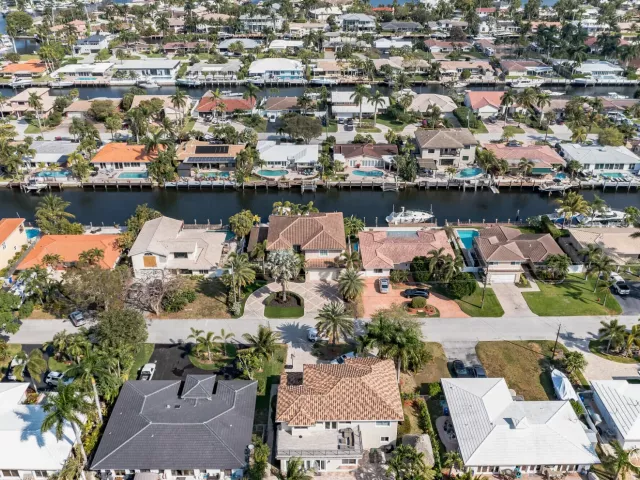 3-bedroom home for rent in Pompano Beach - 2461 SE 10th Street - MondialRealty