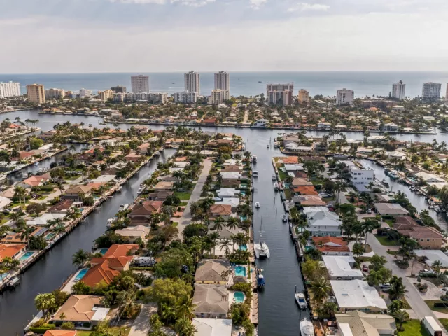 3-bedroom home for rent in Pompano Beach - 2461 SE 10th Street - MondialRealty