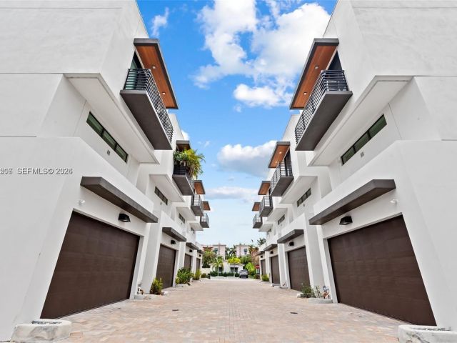 Home for rent at 1056 N Victoria Park Rd - photo 7481998