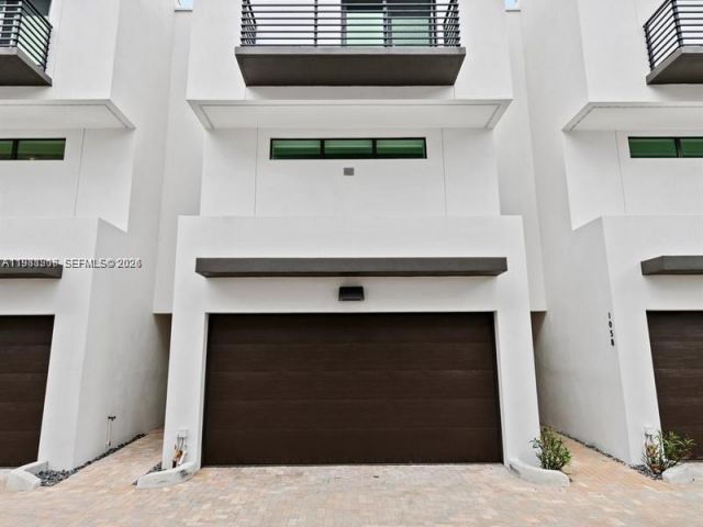 Home for rent at 1056 N Victoria Park Rd - photo 7481999