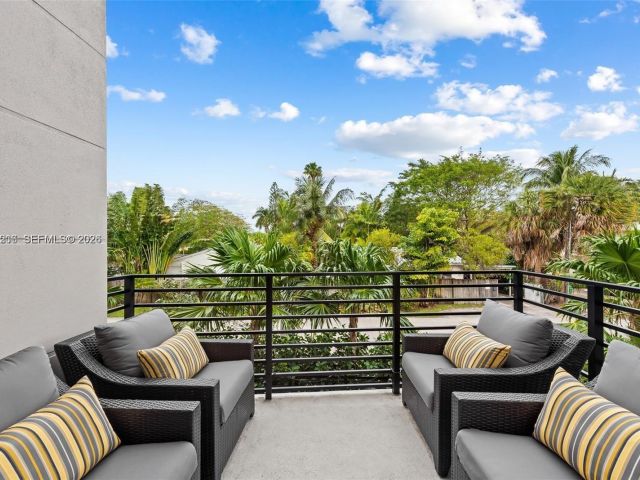 Home for rent at 1056 N Victoria Park Rd - photo 7482006