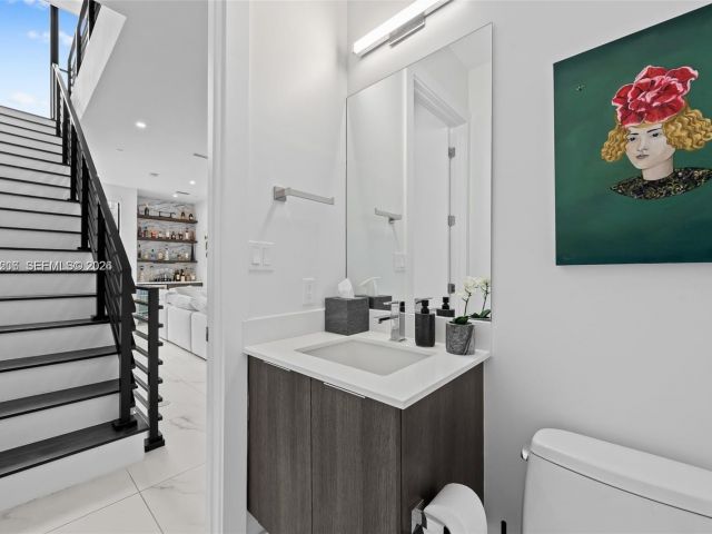 Home for rent at 1056 N Victoria Park Rd - photo 7482007