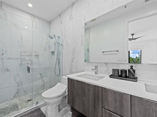 Home for rent at 1056 N Victoria Park Rd - photo 7482011