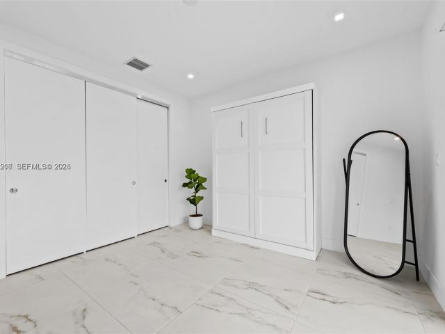 Home for rent at 1056 N Victoria Park Rd - photo 7482016