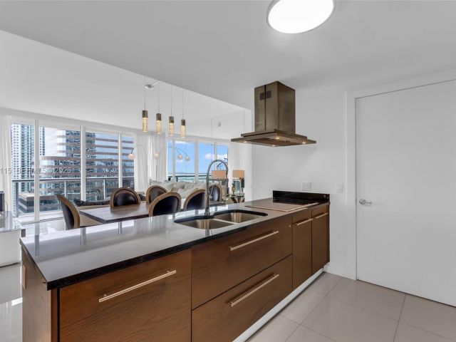 Apartment for rent  Unit #3511 - photo 7510954