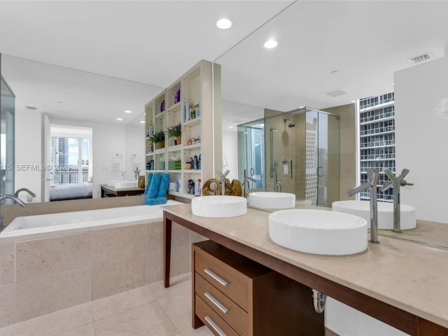 Apartment for rent  Unit #3511 - photo 7510963