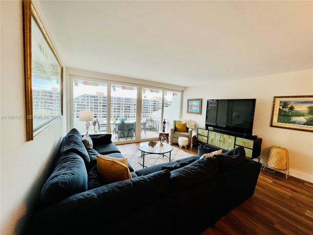 Apartment for rent  Unit #1207 - photo 7491167