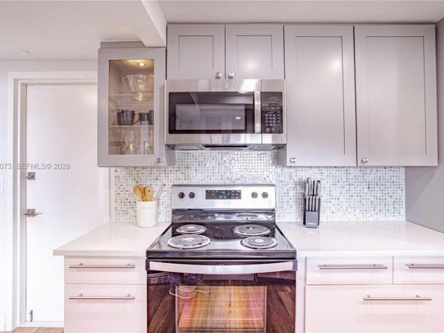 Apartment for rent  Unit #1207 - photo 7491169