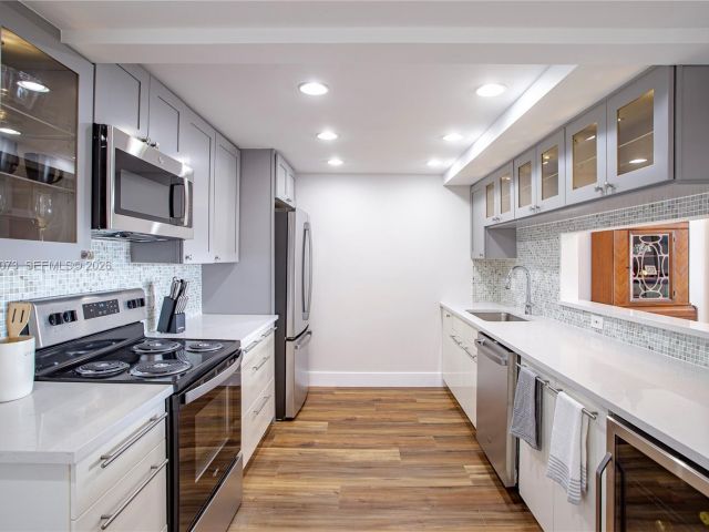 Apartment for rent  Unit #1207 - photo 7491172