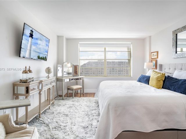 Apartment for rent  Unit #1207 - photo 7491177