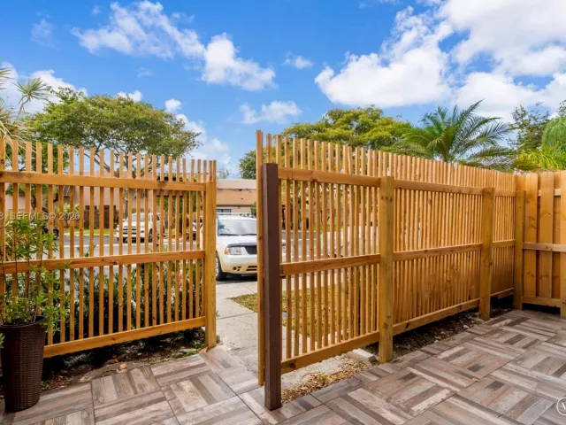 3-bedroom home for rent in Pembroke Pines - 1305 NW 122nd Ter - MondialRealty