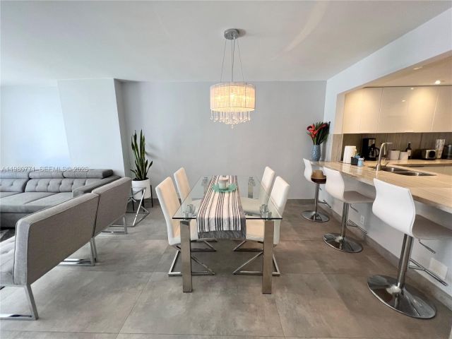 Apartment for rent  Unit #A-2044 - photo 7496175