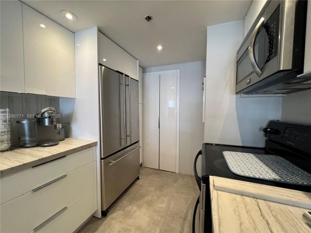 Apartment for rent  Unit #A-2044 - photo 7496176