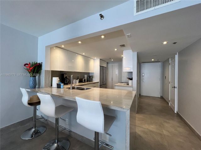 Apartment for rent  Unit #A-2044 - photo 7496182