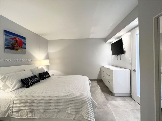 Apartment for rent  Unit #A-2044 - photo 7496188