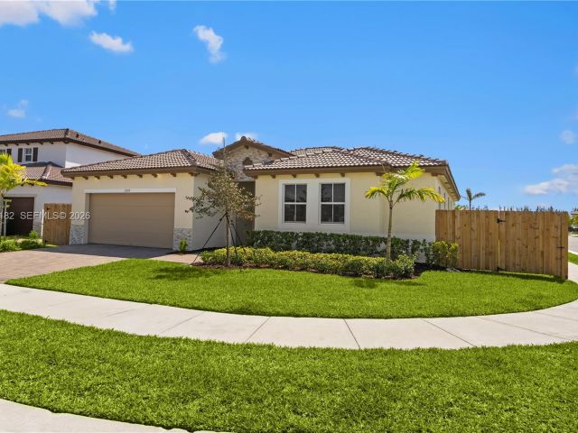 Home for rent at 2310 SE 28th Dr - photo 7457417