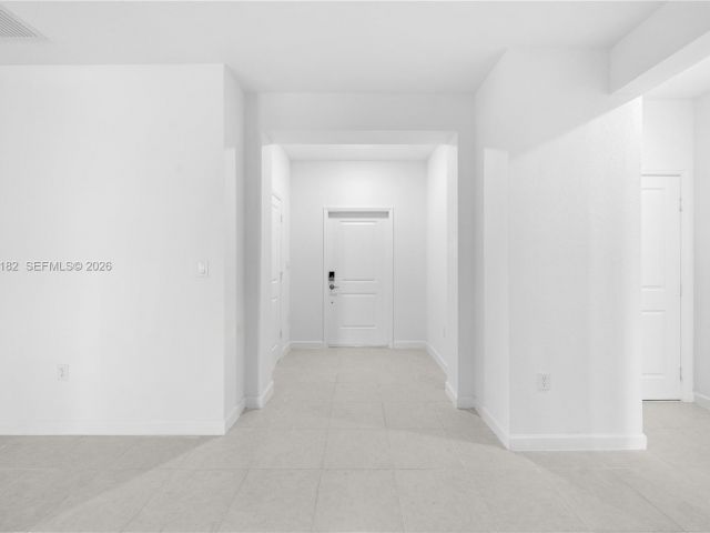 Home for rent at 2310 SE 28th Dr - photo 7457419