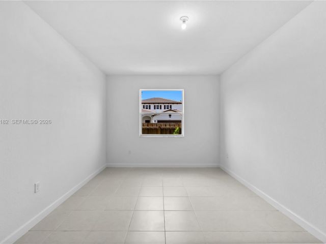 Home for rent at 2310 SE 28th Dr - photo 7457421