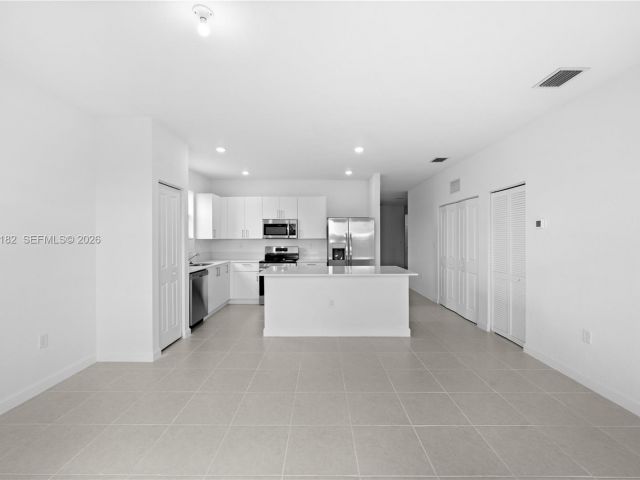 Home for rent at 2310 SE 28th Dr - photo 7457426