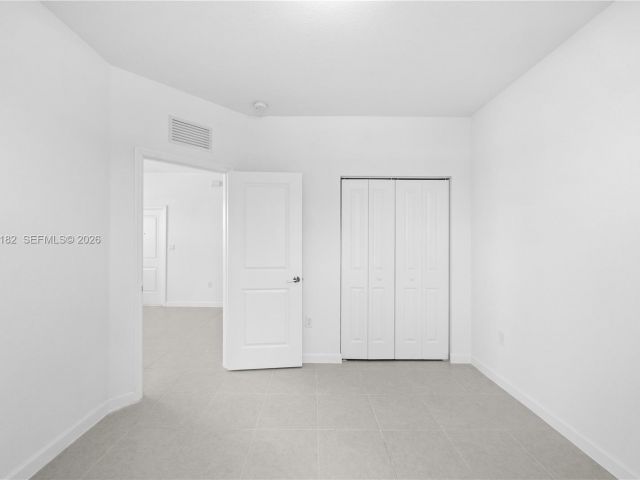 Home for rent at 2310 SE 28th Dr - photo 7457430