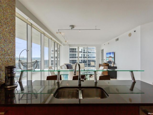 Apartment for rent  Unit #3008 - photo 7499416