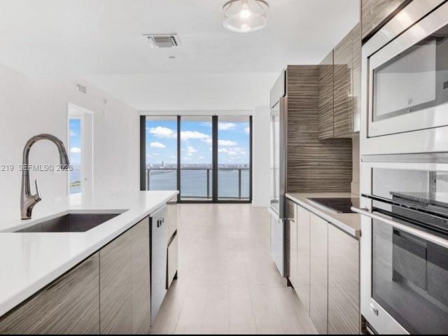 Apartment for rent  Unit #3907 - photo 7493315