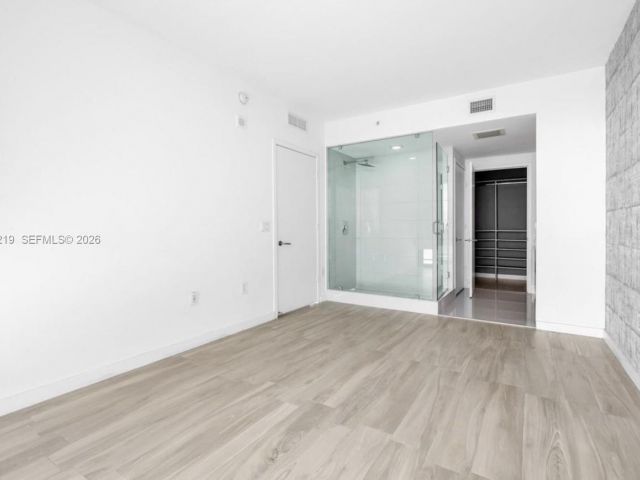 Apartment for rent  Unit #3907 - photo 7493332