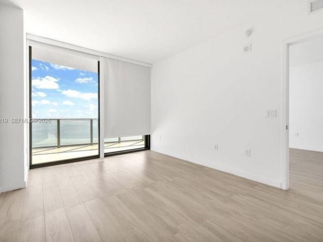 Apartment for rent  Unit #3907 - photo 7493336