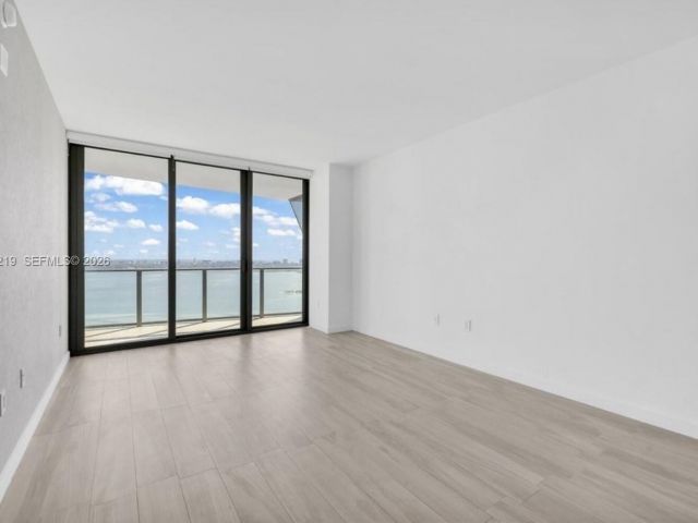 Apartment for rent  Unit #3907 - photo 7493340