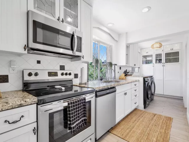 3-bedroom home for rent in Pompano Beach - 342 SW 14th Street - MondialRealty