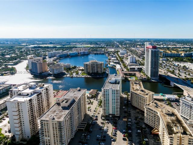 Apartment for rent  Unit #4606 - photo 7499443