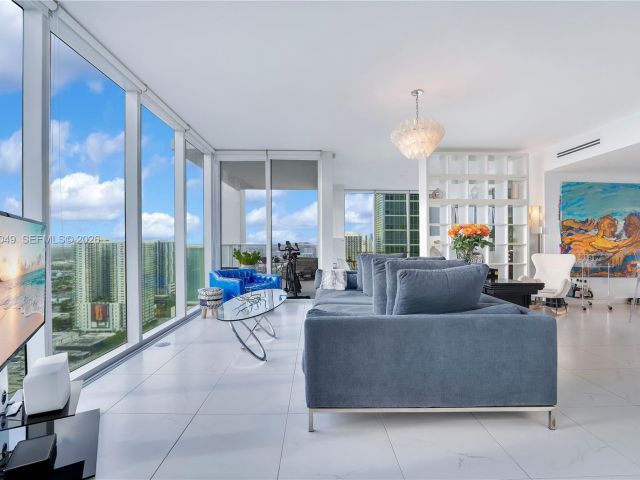 Apartment for rent  Unit #3306 - photo 7488357