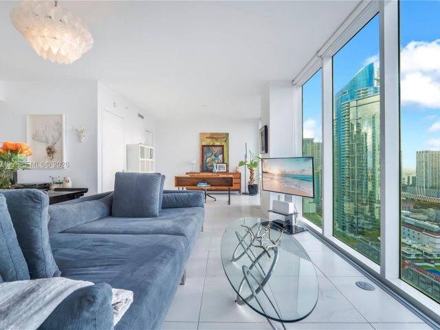 Apartment for rent  Unit #3306 - photo 7488358