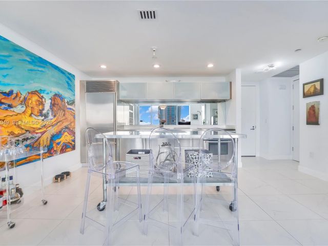 Apartment for rent  Unit #3306 - photo 7488361