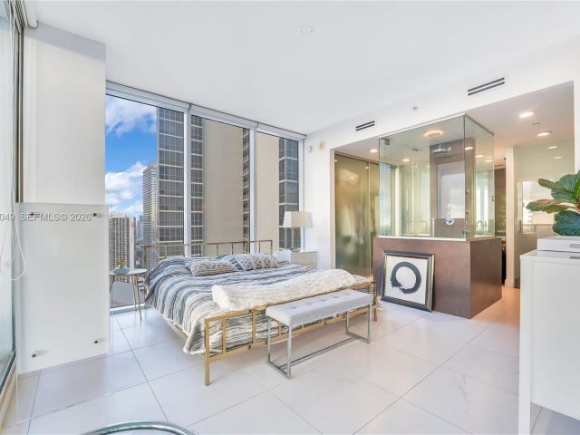 Apartment for rent  Unit #3306 - photo 7488367