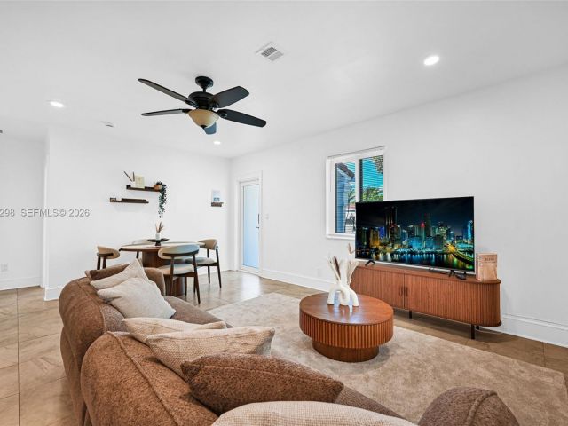 Home for rent at 1328 N Andrews Ave 0 - photo 7482756