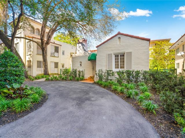 Home for sale at 311 Navarre Ave - photo 7531529