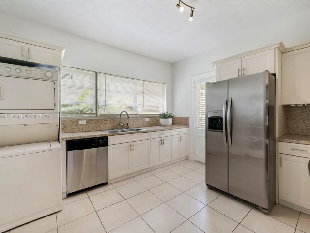 Home for sale at 311 Navarre Ave - photo 7531537